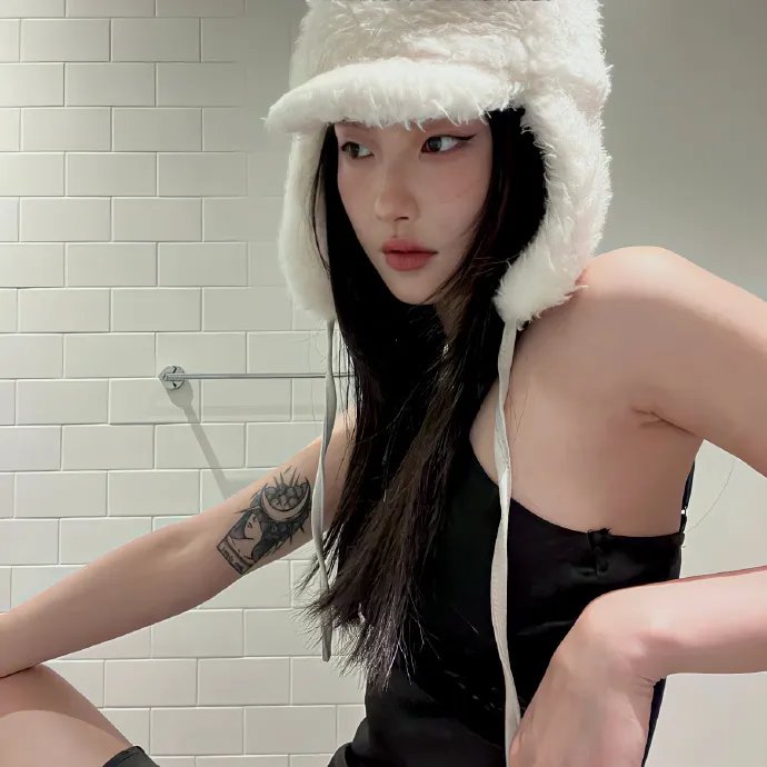 艳女新装